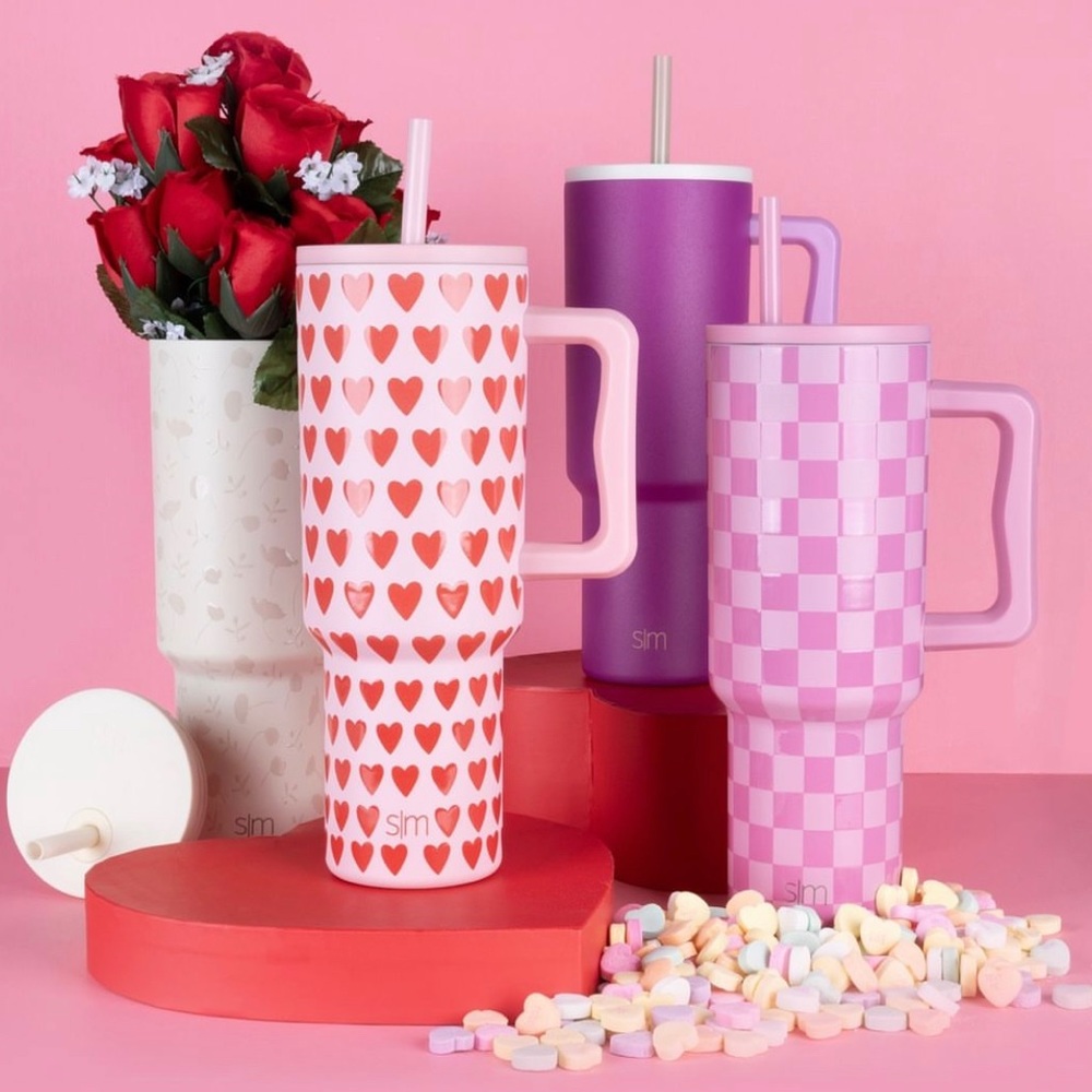 SIMPLY MODERN HEARTS 40oz TREK. Valentines Day 2024 Limited Edition!!